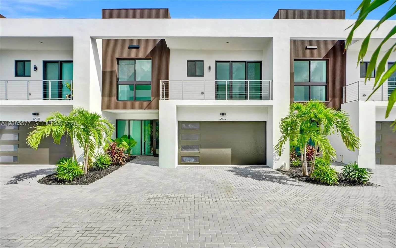 Foto de propiedad en 4624 SW 32nd Avenue A3, Dania Beach, FL 33312 Dania Beach con MLS# 