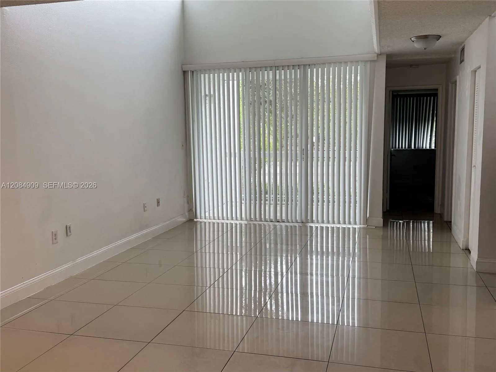 Foto de propiedad en 4639 NW 97th Court 18, Doral, FL 33178 Doral con MLS# 
