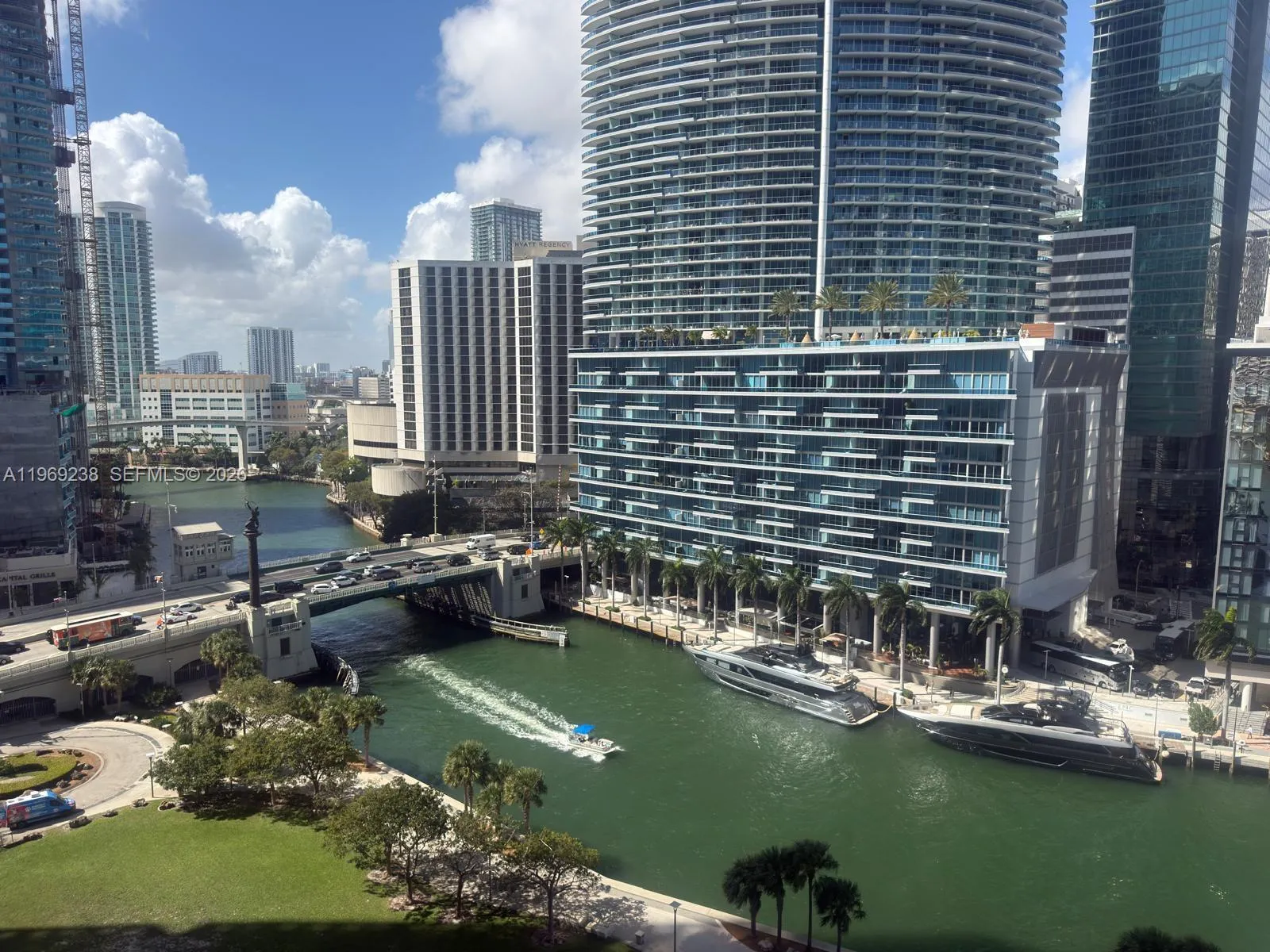 Foto de propiedad en 465 Brickell 1504, Miami, FL 33131 Miami con MLS#
