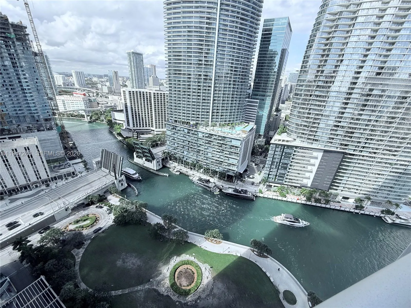 Foto de propiedad en 465 Brickell Avenue 2906, Miami, FL 33131 Miami con MLS# 