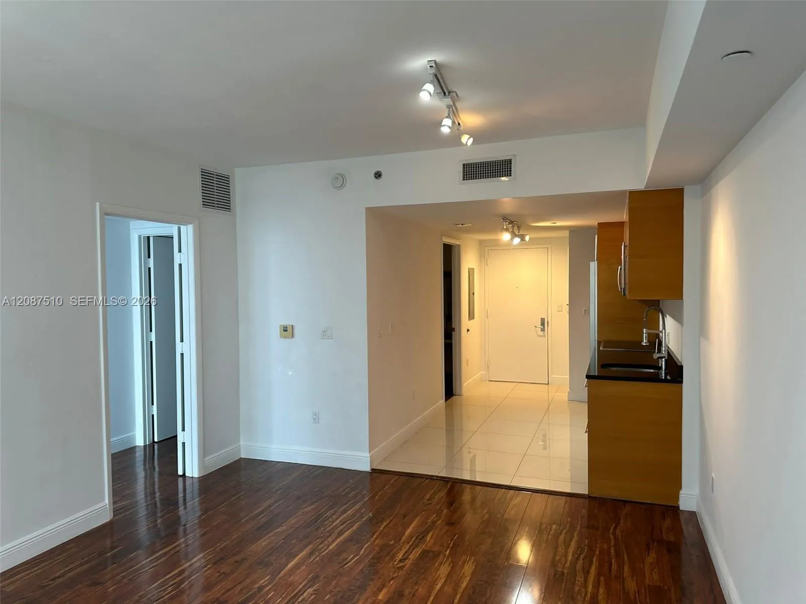 Foto de propiedad en 465 Brickell Avenue 3404, Miami, FL 33131 Miami con MLS#