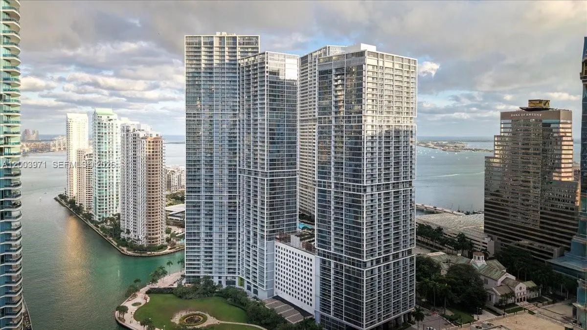 Foto de propiedad en 465 Brickell Avenue 3804, Miami, FL 33131 Miami con MLS# 