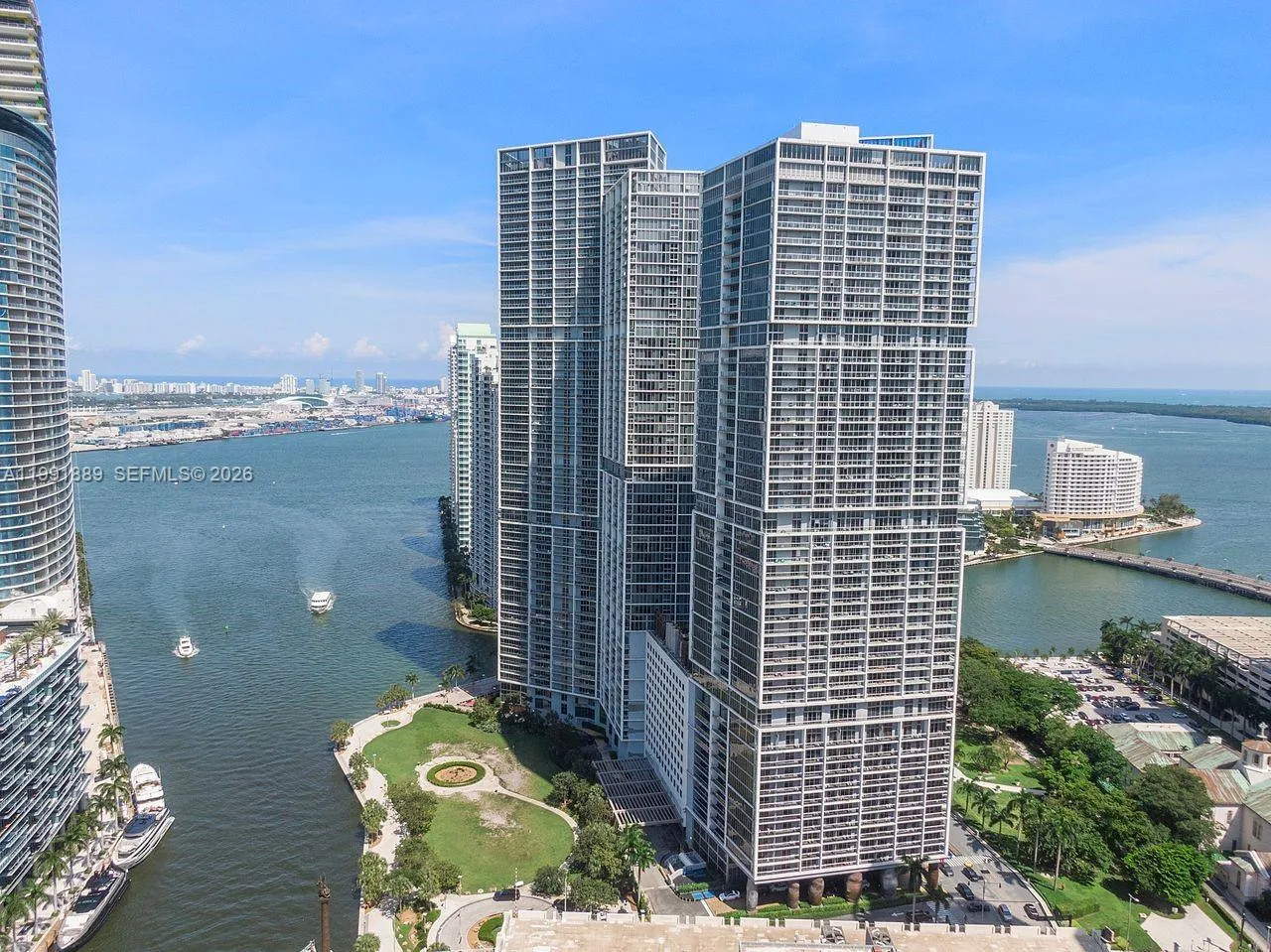Foto de propiedad en 465 Brickell Avenue 3905, Miami, FL 33131 Miami con MLS# 