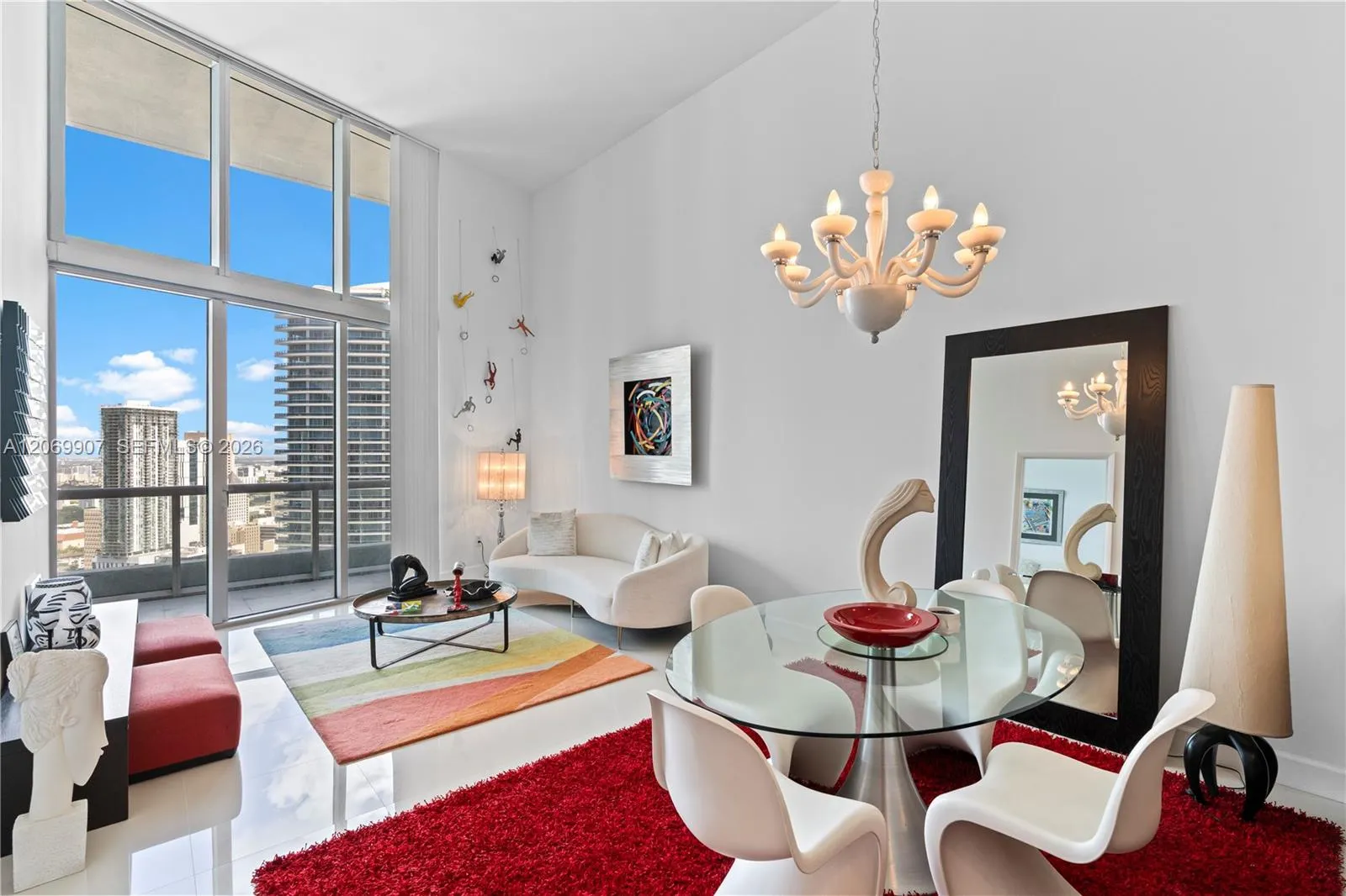 Foto de propiedad en 465 Brickell Avenue 4106, Miami, FL 33131 Miami con MLS# 