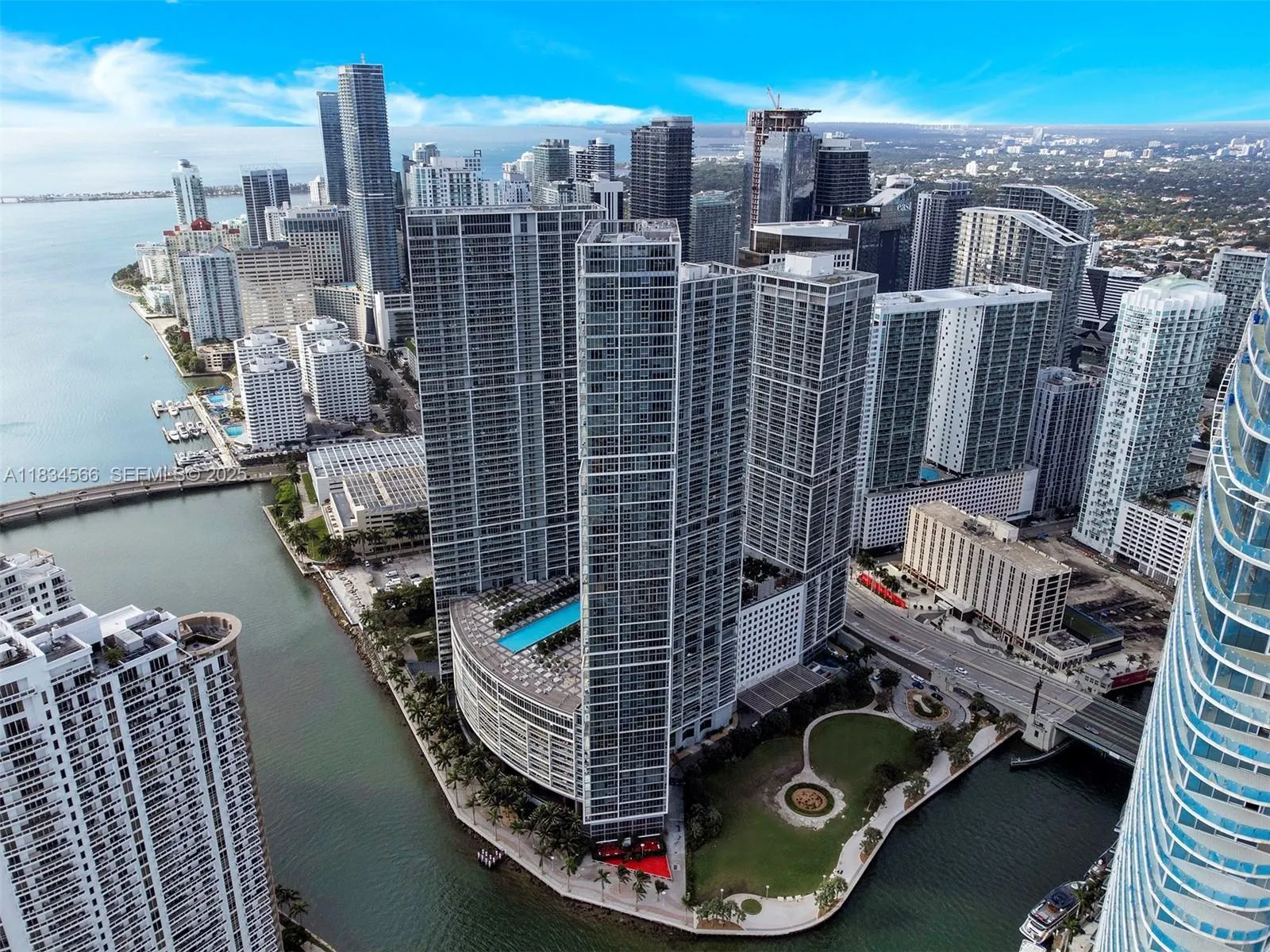 Foto de propiedad en 465 Brickell Avenue 4505, Miami, FL 33131 Miami con MLS# 