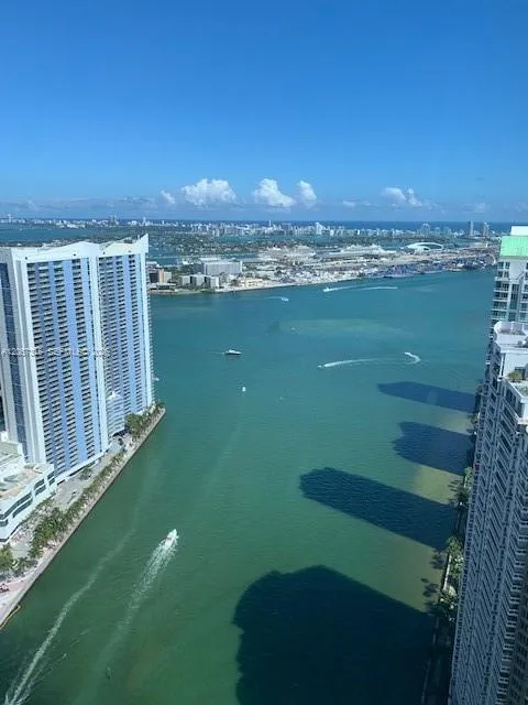 Foto de propiedad en 465 Brickell Avenue 4902, Miami, FL 33131 Miami con MLS# 