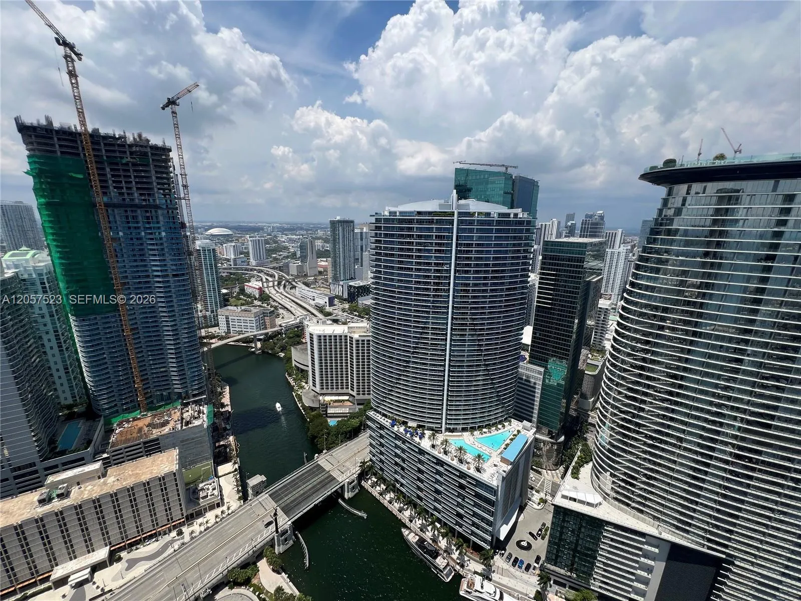 Foto de propiedad en 465 Brickell Avenue 5304, Miami, FL 33131 Miami con MLS#