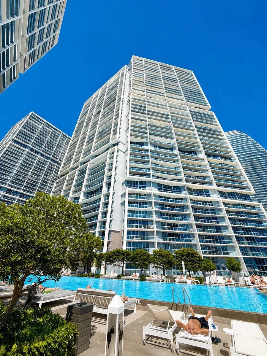 Foto de propiedad en 465 Brickell Avenue 5605, Miami, FL 33131 Miami con MLS# 
