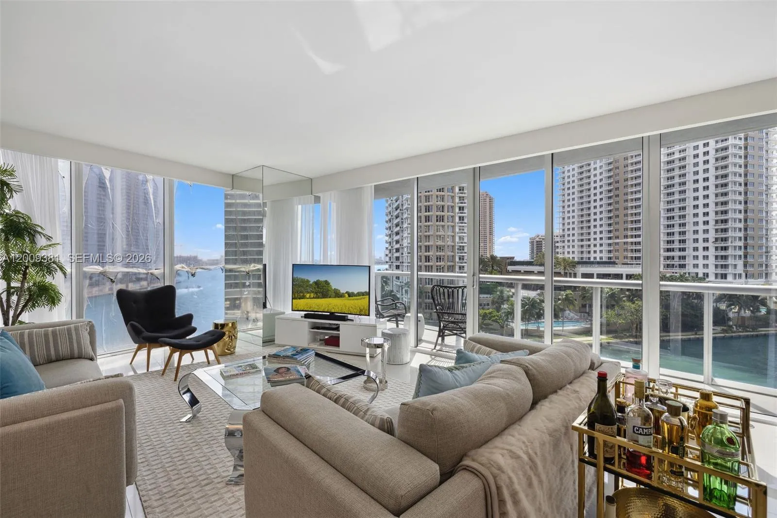 Foto de propiedad en 465 Brickell Avenue 701, Miami, FL 33131 Miami con MLS#