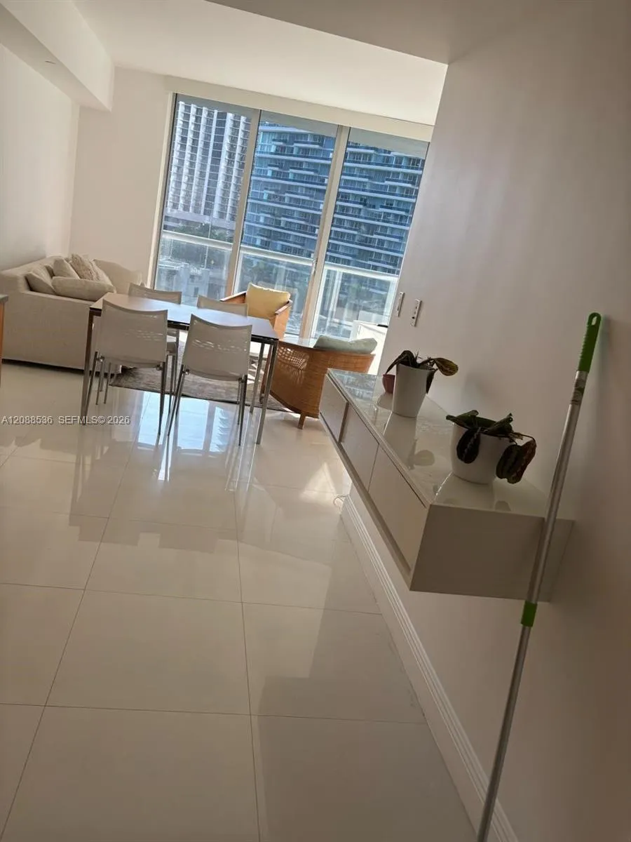 Foto de propiedad en 465 Brickell Avenue 804, Miami, FL 33131 Miami con MLS#