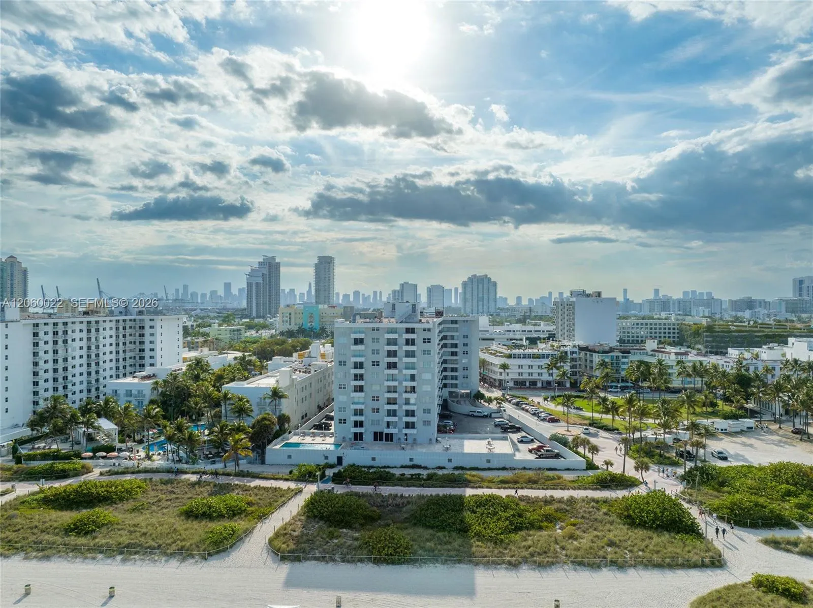 Foto de propiedad en 465 Ocean Drive 303, Miami Beach, FL 33139 Miami Beach con MLS#