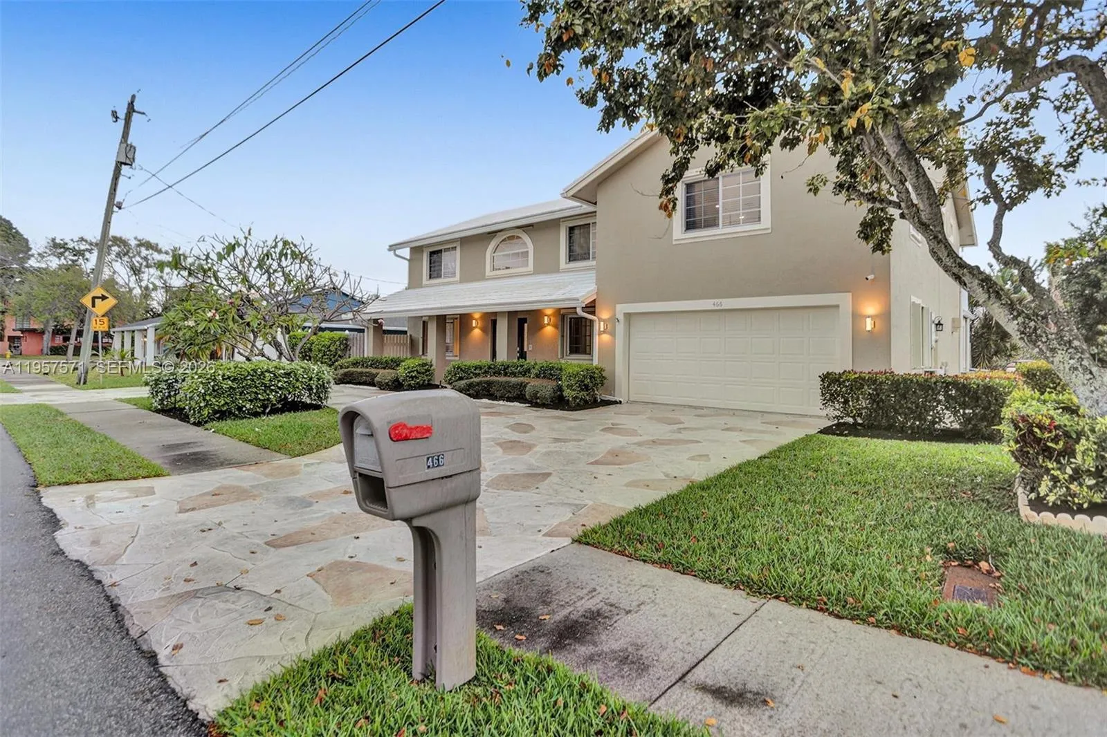 Foto de propiedad en 466 NE 8th Avenue, Deerfield Beach, FL 33441 Deerfield Beach con MLS# 
