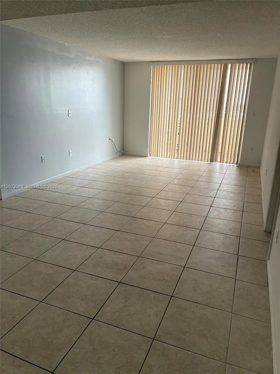 En Renta 4675 W 18th Court 904, Hialeah, FL 33012, Hialeah, FL 33012