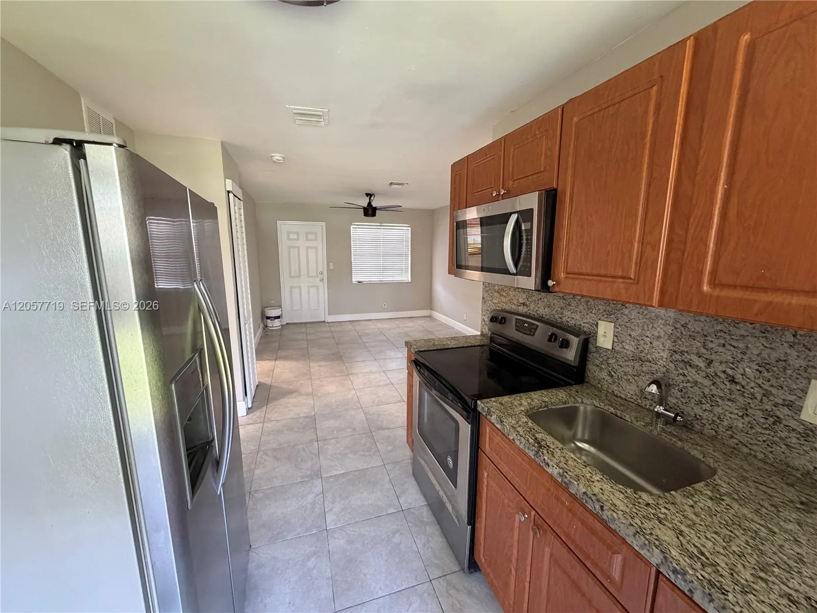 Foto de propiedad en 4680 SW 33rd Avenue 2, Dania Beach, FL 33312 Dania Beach con MLS# 