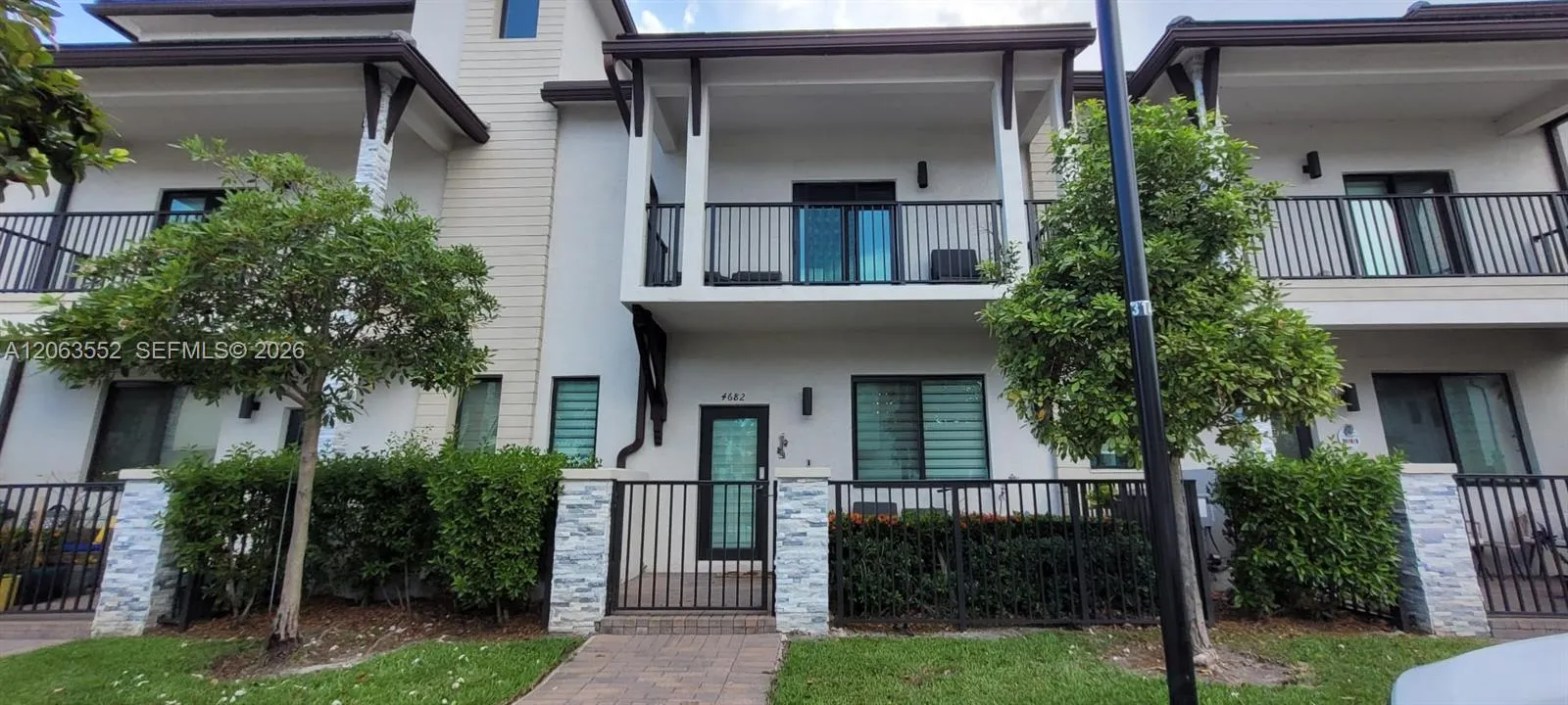 Foto de propiedad en 4682 NW 83rd Avenue, Doral, FL 33166 Doral con MLS# 