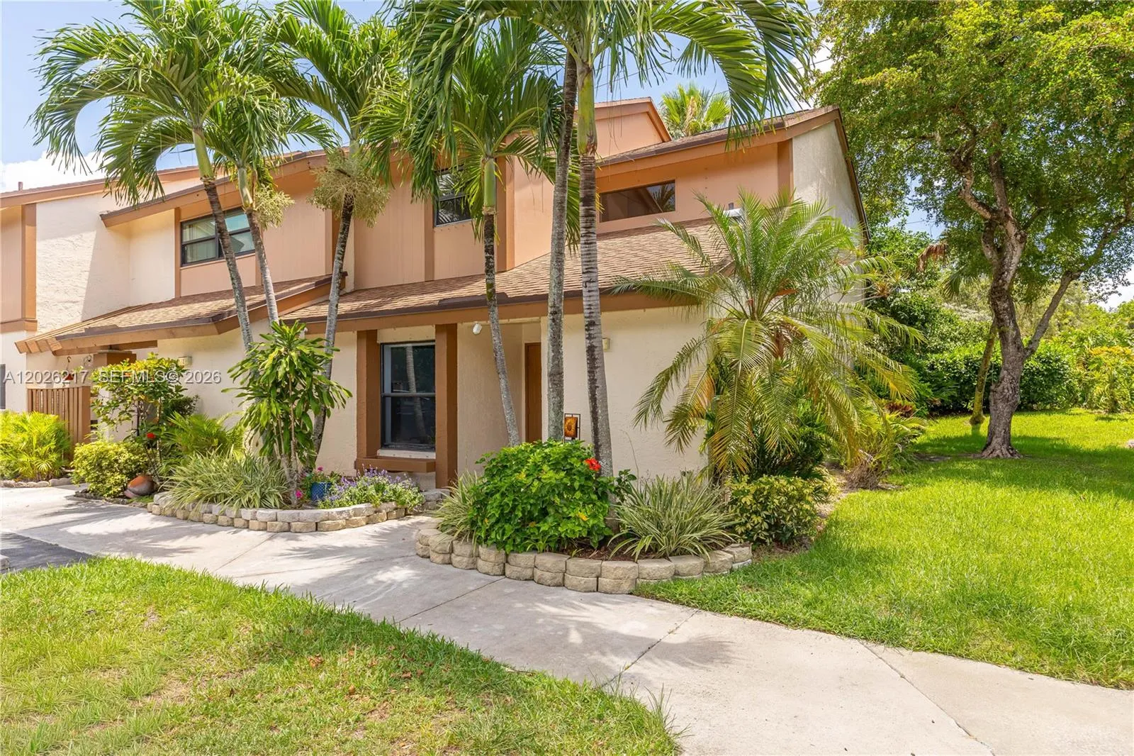 Vendido 4690 NW 30th Street, Coconut Creek, FL 33063, Coconut Creek, FL 33063