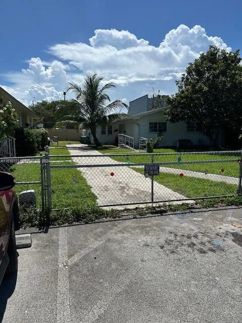 Foto de propiedad en 470 NW 26th Avenue, Miami, FL 33125 Miami con MLS# 