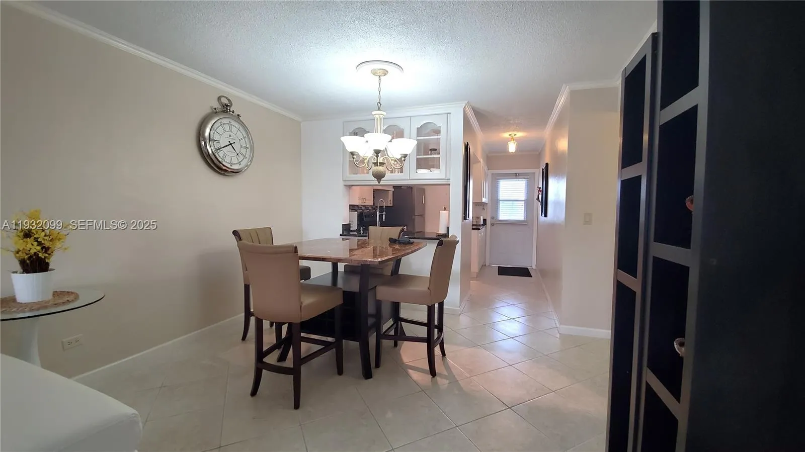 Foto de propiedad en 470 Paradise Isle Boulevard 309, Hallandale Beach, FL 33009 Hallandale Beach con MLS# 