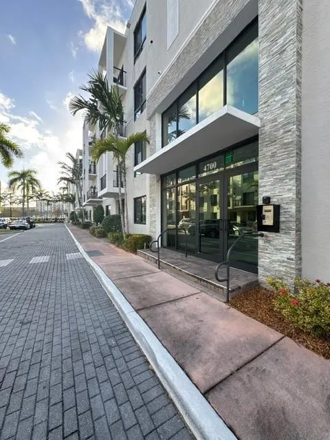 Foto de propiedad en 4700 NW 84th Avenue 31, Doral, FL 33166 Doral con MLS# 