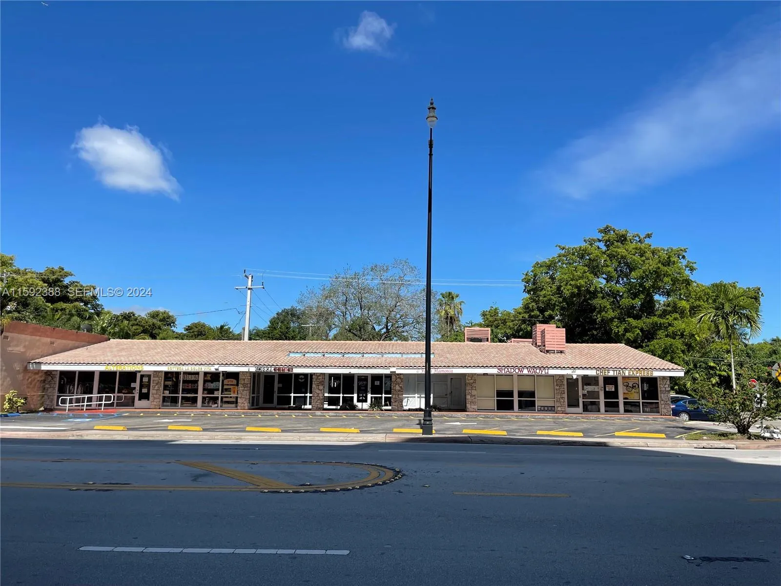 Foto de propiedad en 4700 S Le Jeune Road, Coral Gables, FL 33146 Coral Gables con MLS# 