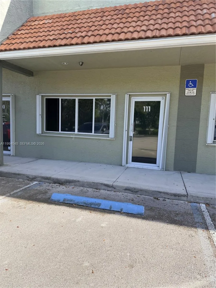 Foto de propiedad en 4700 W Prospect Road 111, Fort Lauderdale, FL 33309 Fort Lauderdale con MLS# 