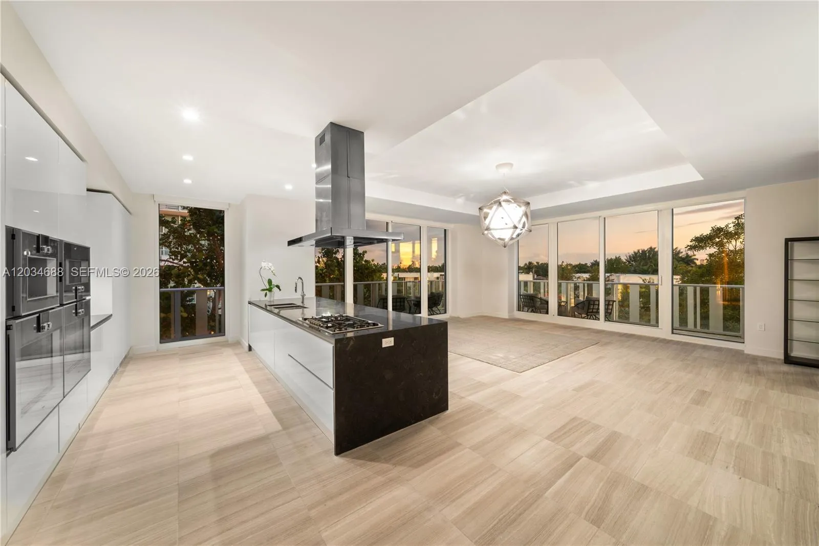 Foto de propiedad en 4701 N Meridian Avenue 315, Miami Beach, FL 33140 Miami Beach con MLS# 
