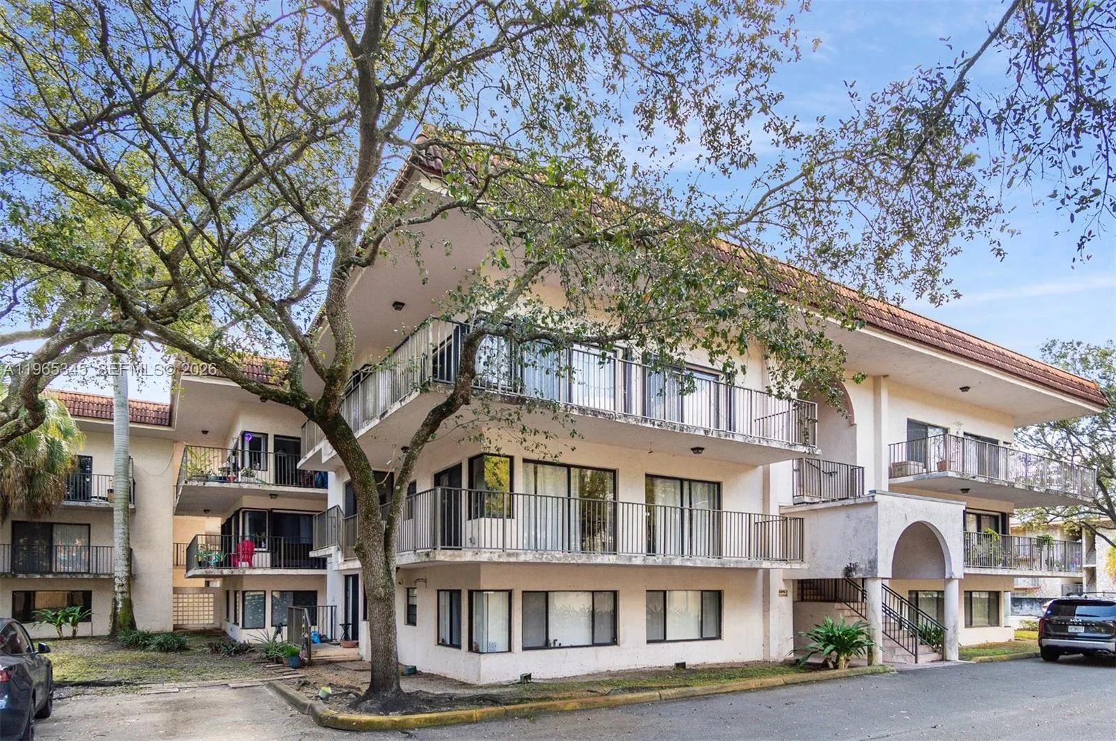 Foto de propiedad en 4705 SW 62nd Avenue 204, Davie, FL 33314 Davie con MLS# 