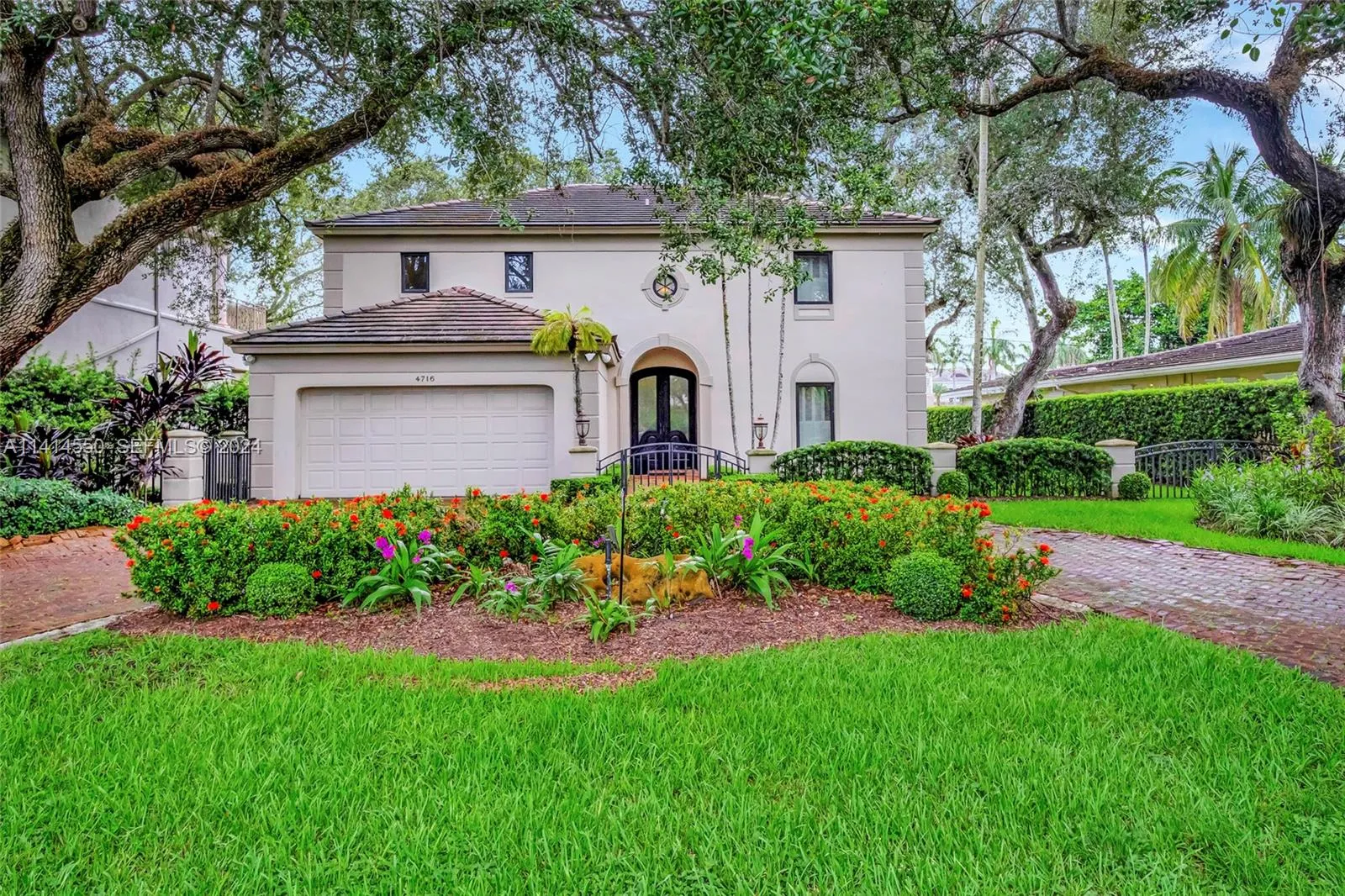 Foto de propiedad en 4716 University Drive, Coral Gables, FL 33146 Coral Gables con MLS# 