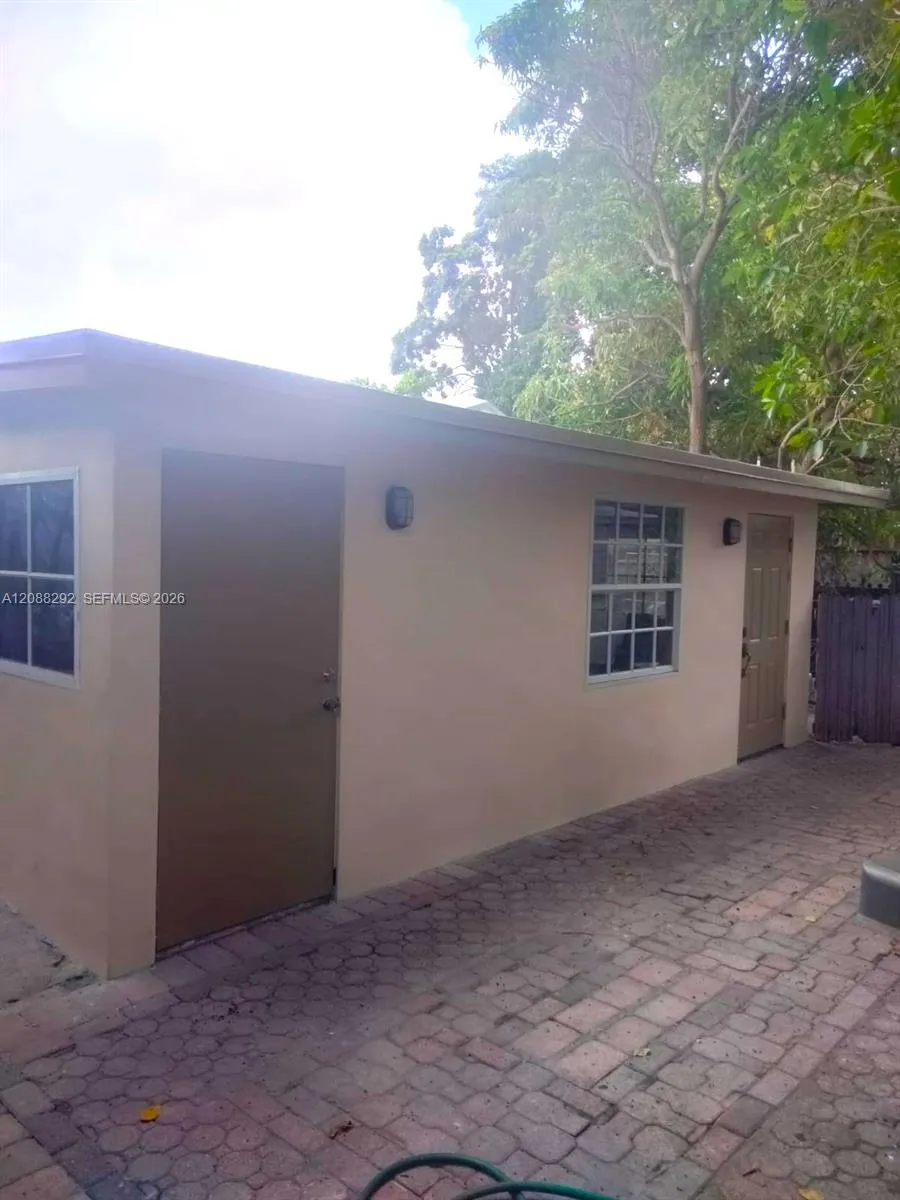 En Venta 4717-19 NW 1st Street, Miami, FL 33126, Miami, FL 33126