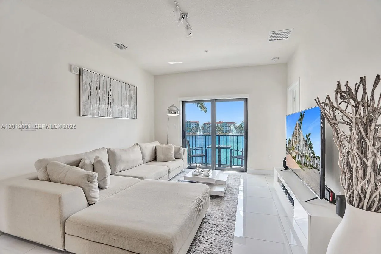 Vendido 4725 NW 85th Avenue 38, Doral, FL 33166, Doral, FL 33166