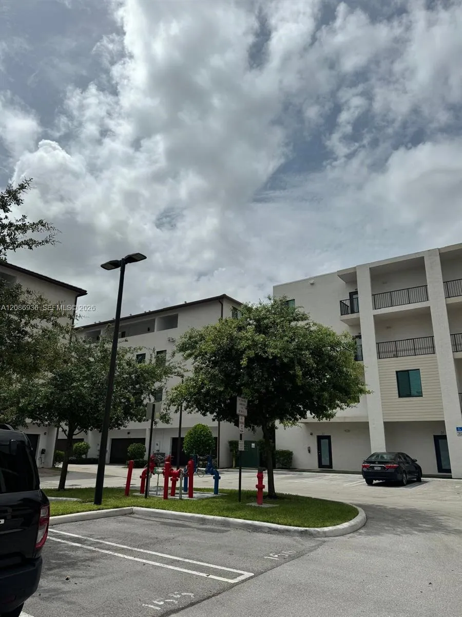 En Renta 4725 NW 85th Avenue 44, Doral, FL 33166, Doral, FL 33166