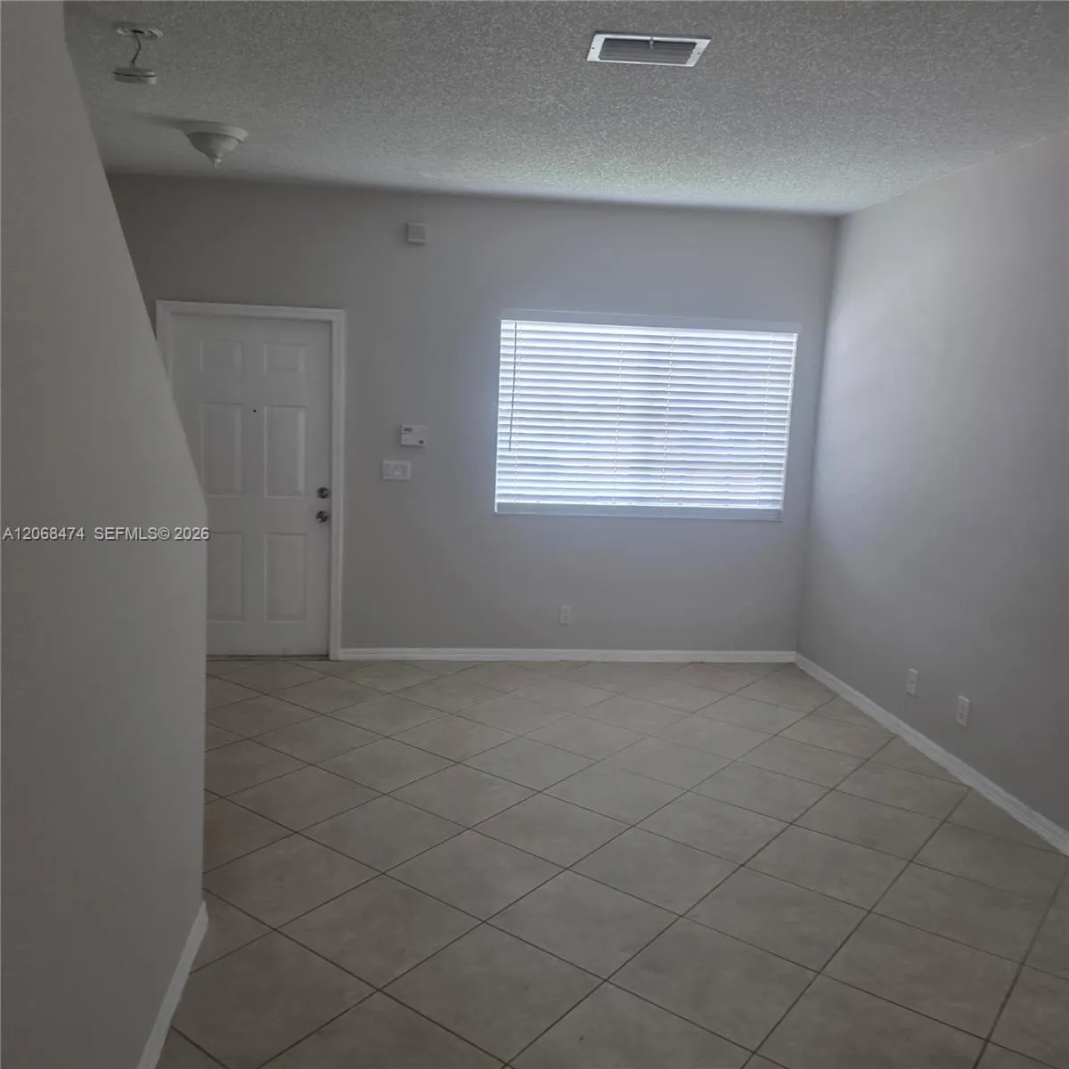 Foto de propiedad en 4730 Lago Vista Drive, Coconut Creek, FL 33073 Coconut Creek con MLS# 