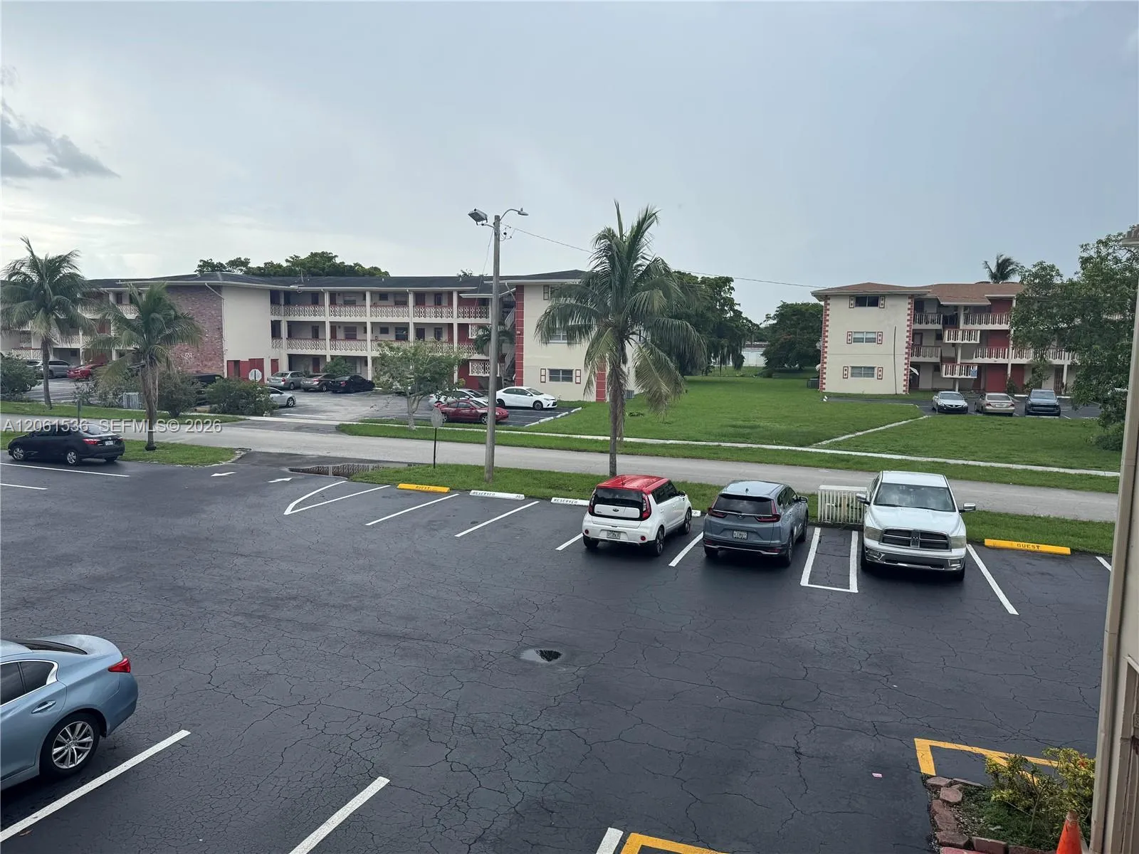 Foto de propiedad en 4730 NW 10th Court 210, Plantation, FL 33313 Plantation con MLS# 