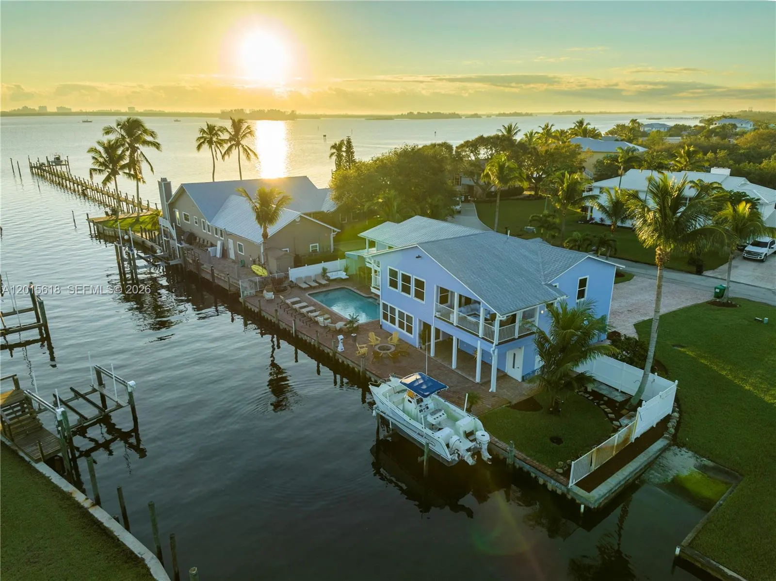 Foto de propiedad en 474 Peninsula Drive, Fort Pierce, FL 34946 Fort Pierce con MLS# 