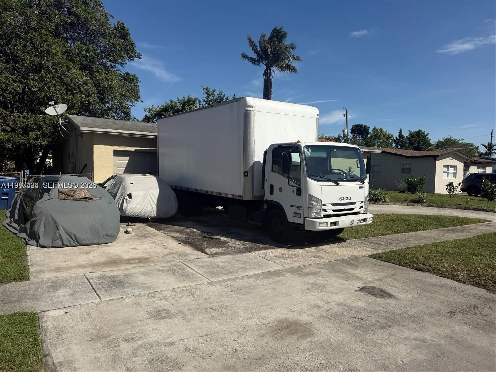 Foto de propiedad en 4741 NW 18th Street, Lauderhill, FL 33313 Lauderhill con MLS# 