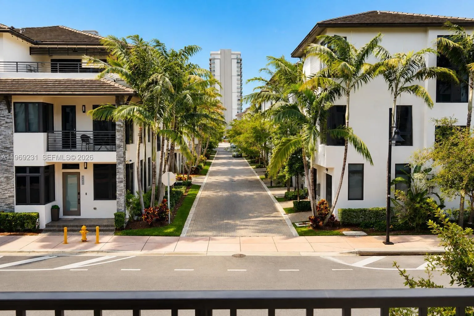 Foto de propiedad en 4745 NW 84th Court 14, Doral, FL 33166 Doral con MLS# 