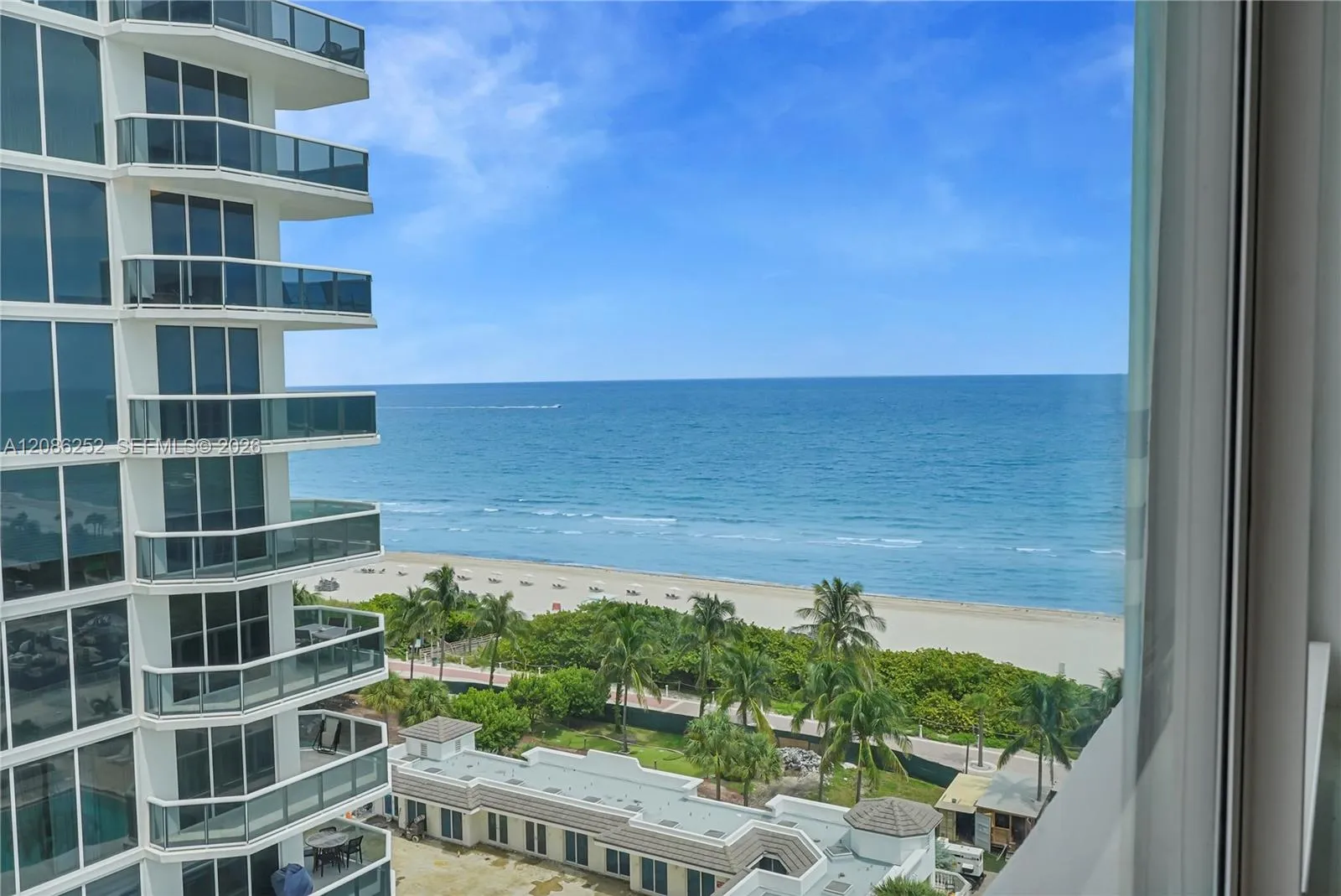 En Venta 4747 Collins Avenue 1008, Miami Beach, FL 33140, Miami Beach, FL 33140