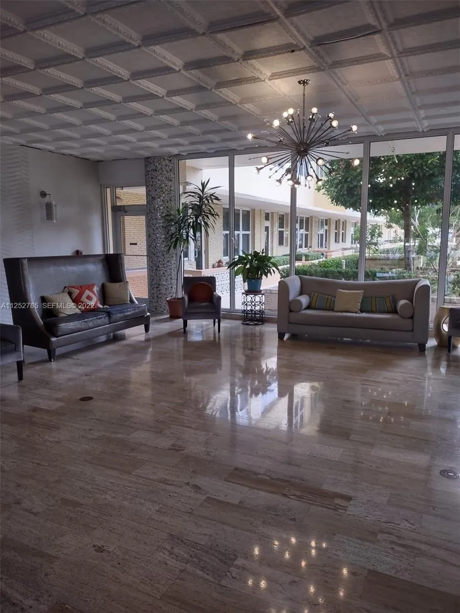 Foto de propiedad en 4747 Collins Avenue 107, Miami Beach, FL 33140 Miami Beach con MLS# 
