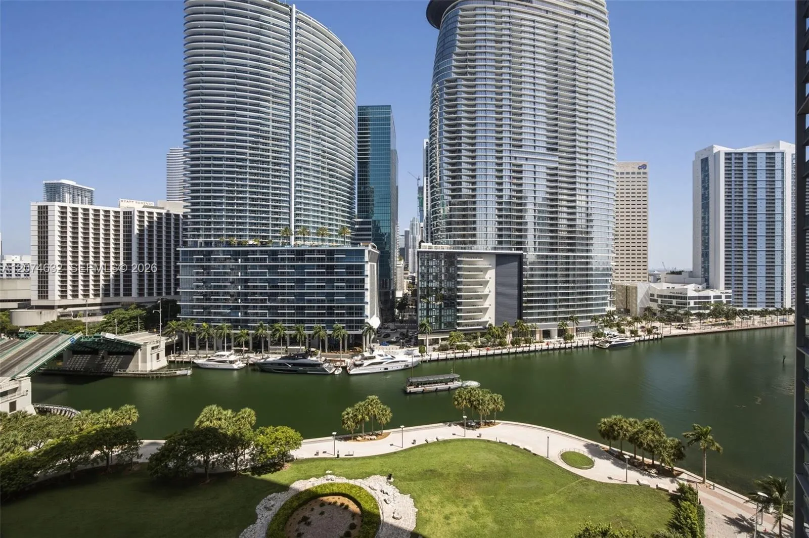 Foto de propiedad en 475 Brickell Avenue 1412, Miami, FL 33131 Miami con MLS# 