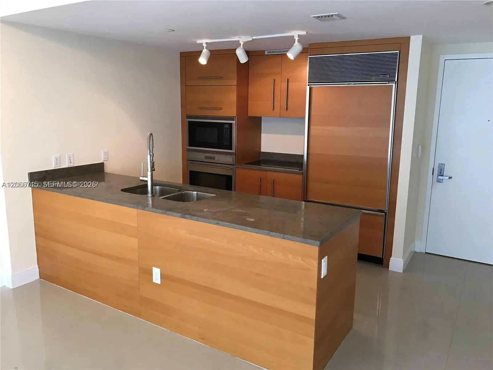 Foto de propiedad en 475 Brickell Avenue 2511, Miami, FL 33131 Miami con MLS#