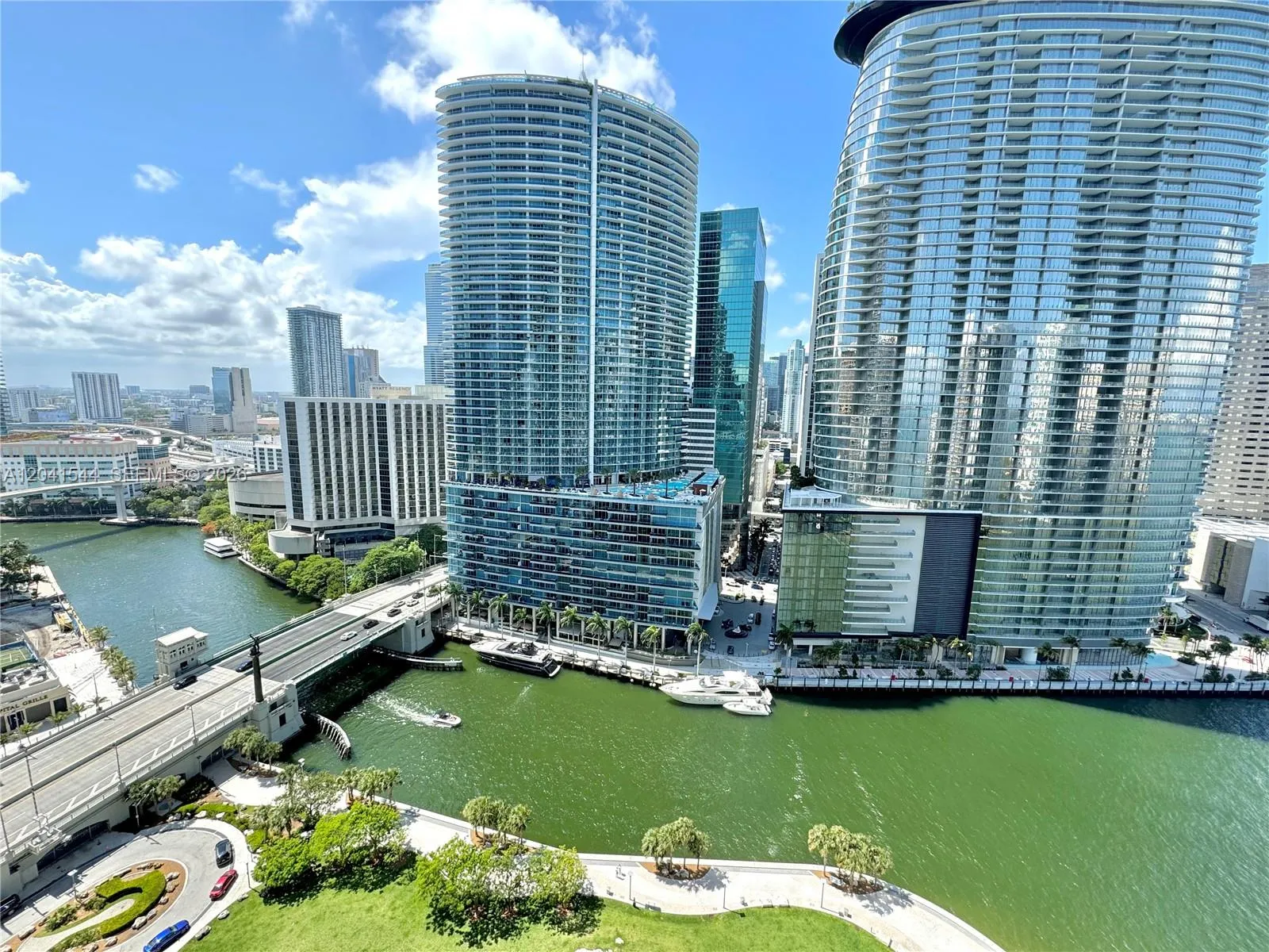 Foto de propiedad en 475 Brickell Avenue 2512, Miami, FL 33131 Miami con MLS# 