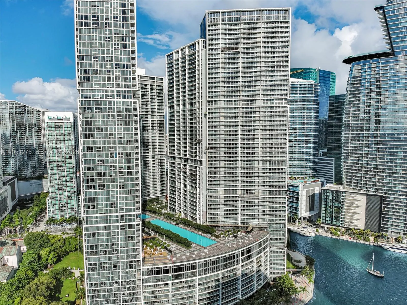 Foto de propiedad en 475 Brickell Avenue 3111, Miami, FL 33131 Miami con MLS# 