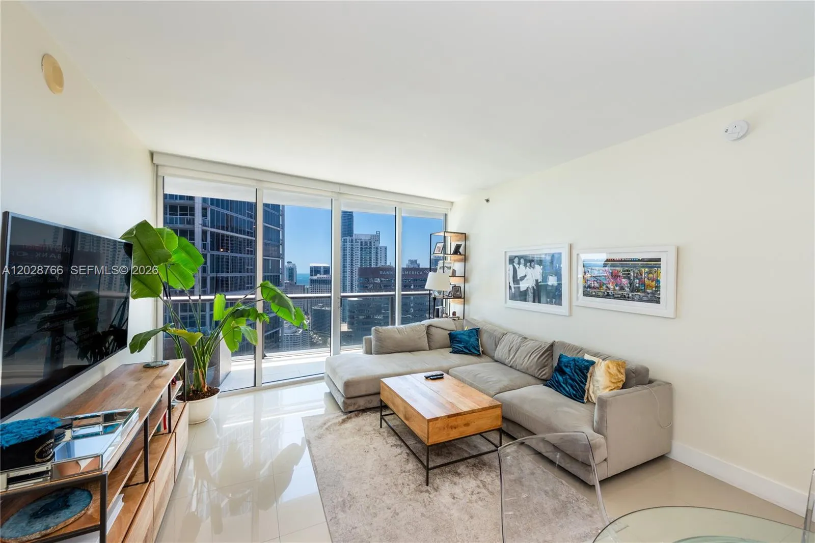 Foto de propiedad en 475 Brickell Avenue 4213, Miami, FL 33131 Miami con MLS# 