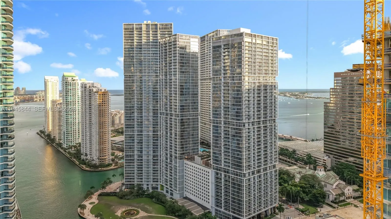 Foto de propiedad en 475 Brickell Avenue 4215, Miami, FL 33131 Miami con MLS# 