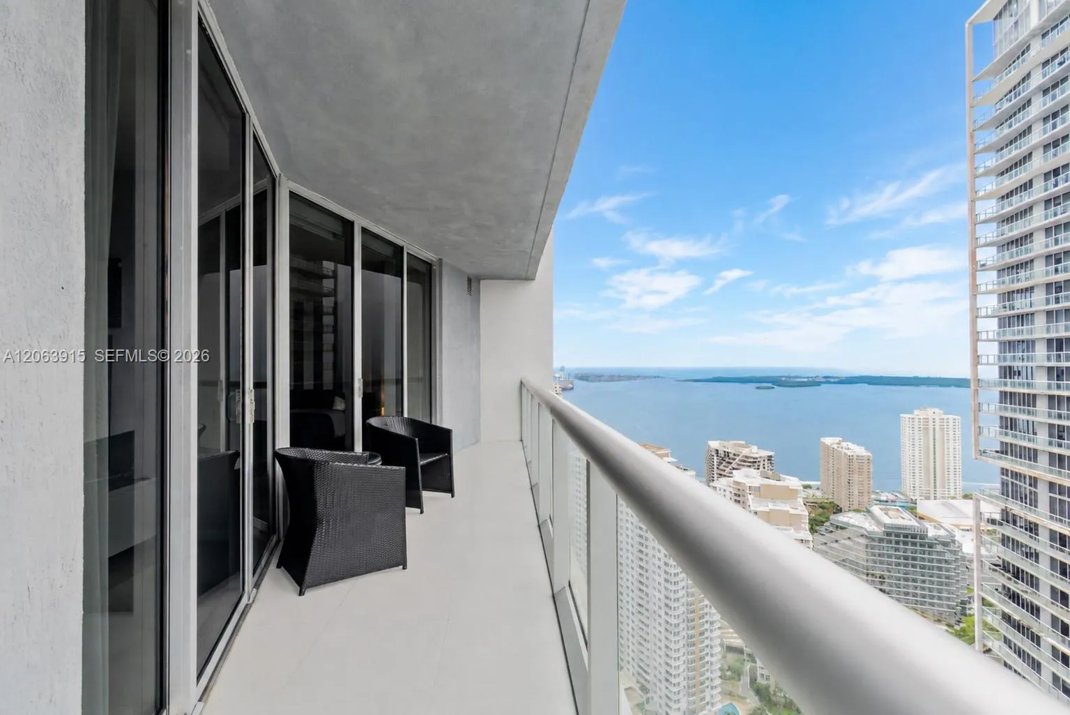 Foto de propiedad en 475 Brickell Avenue 4511, Miami, FL 33131 Miami con MLS# 