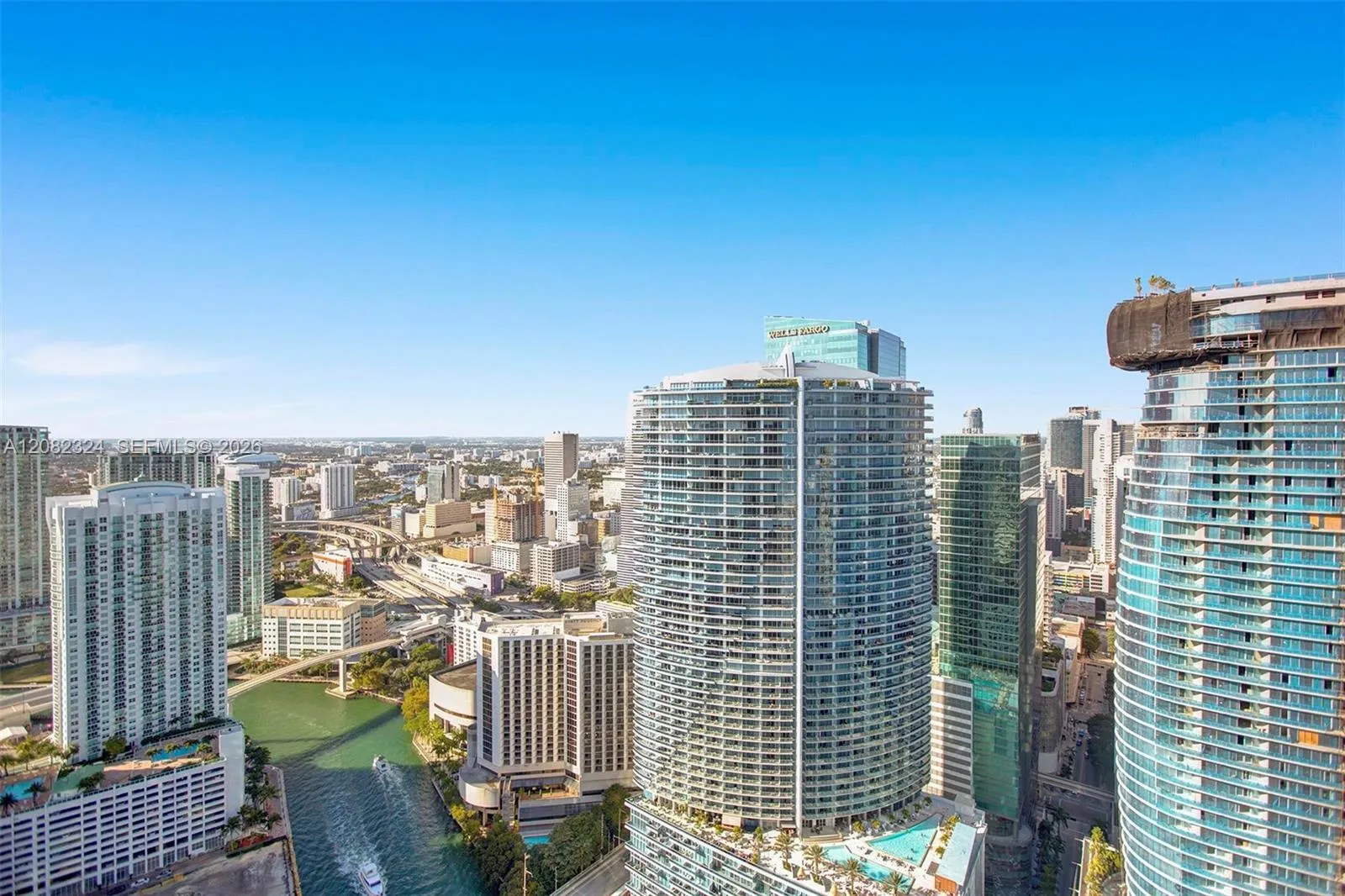 Foto de propiedad en 475 Brickell Avenue 5010, Miami, FL 33131 Miami con MLS# 
