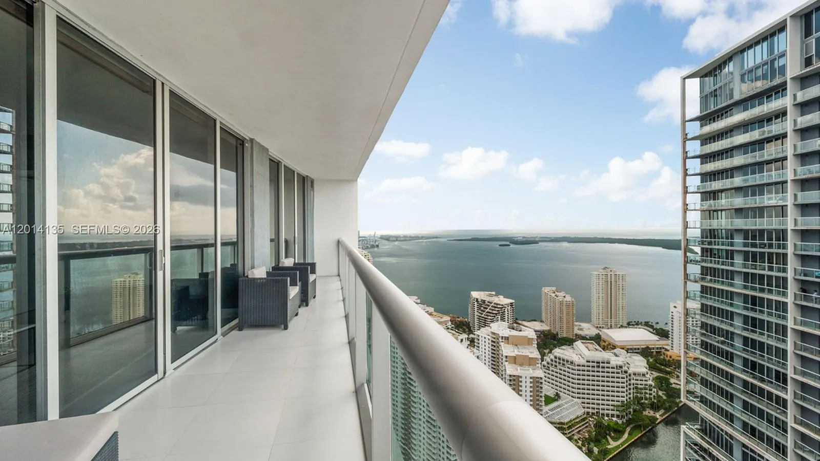 Foto de propiedad en 475 Brickell Avenue 5109, Miami, FL 33131 Miami con MLS# 