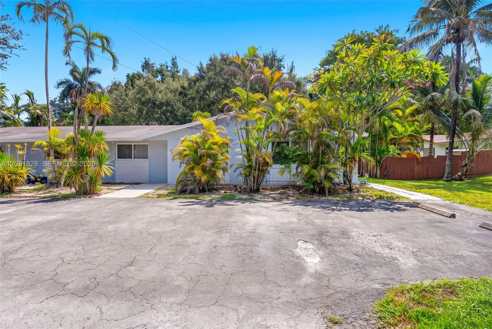 Foto de propiedad en 4750 SW 66th Terrace 4750, Davie, FL 33314 Davie con MLS# 