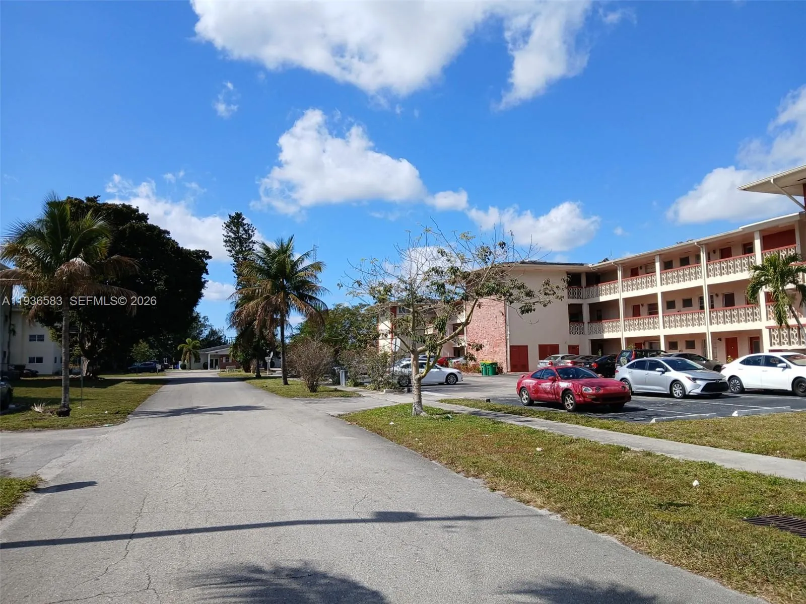 Foto de propiedad en 4751 NW 10th Court 310, Plantation, FL 33313 Plantation con MLS# 