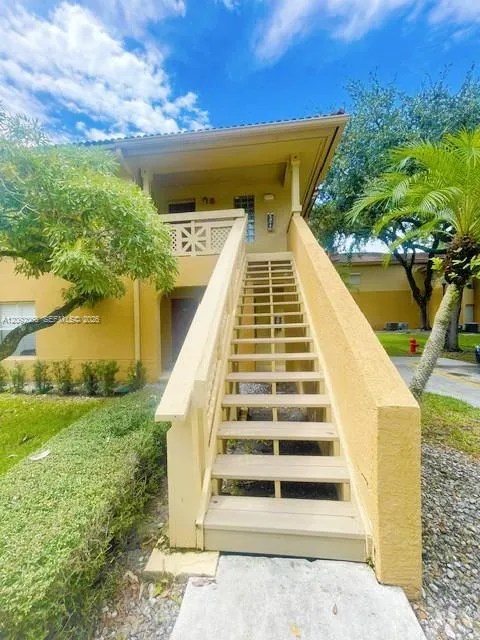 Foto de propiedad en 4759 Via Palm Lakes 312, West Palm Beach, FL 33417 West Palm Beach con MLS# 